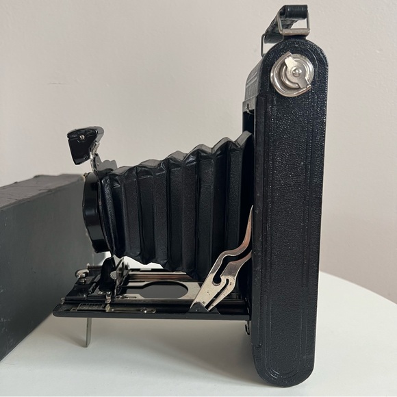 Kodak Black Vintage Camera - Picture 5 of 9